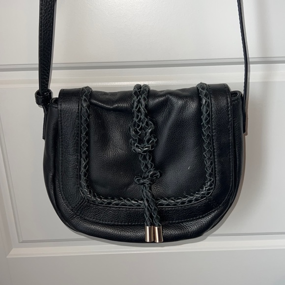 Tommy Bahama Black Crossbody Purse - Picture 2 of 7